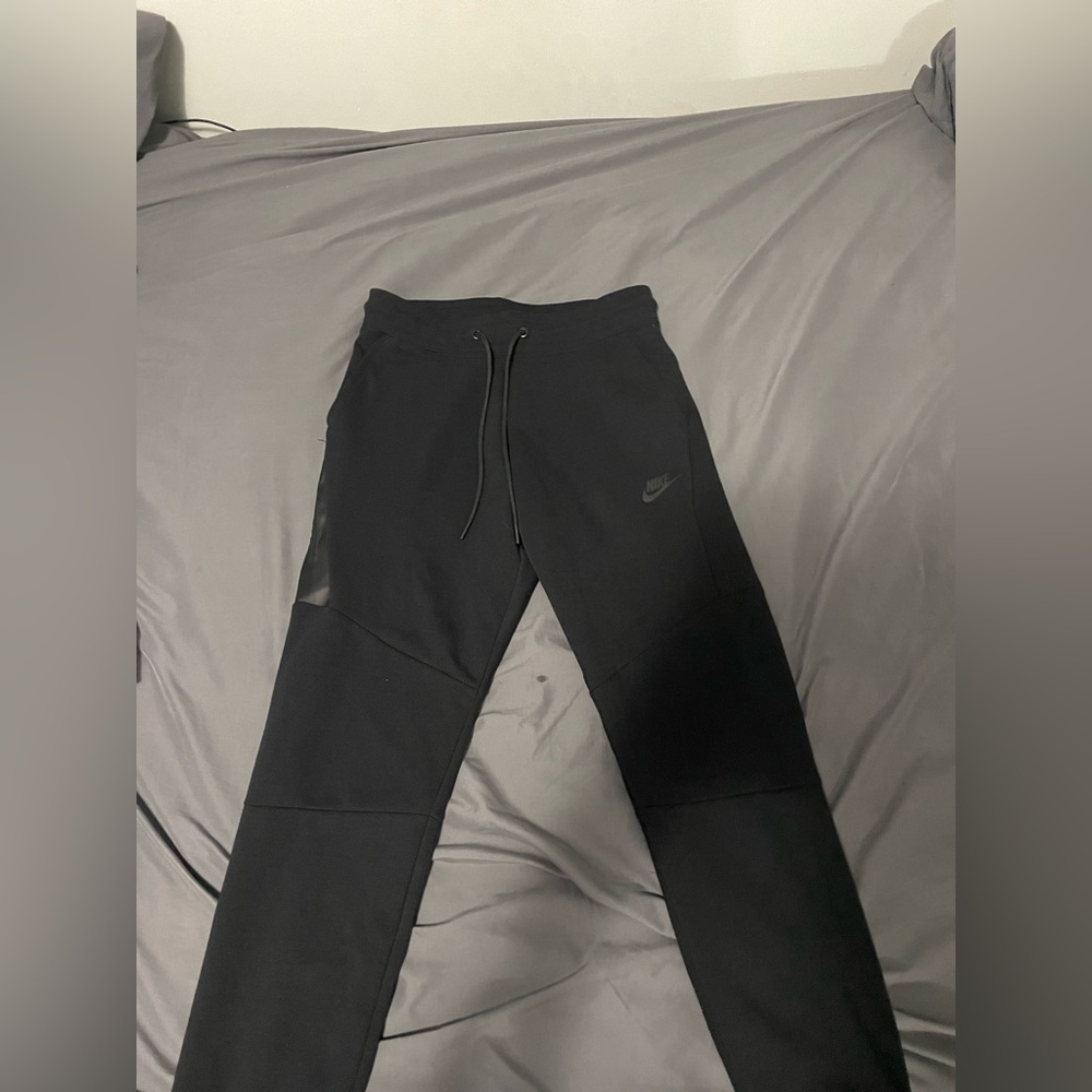Nike tech fleece pants